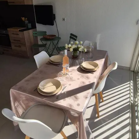Sopraland 514, T2 Renove Avec Piscine Pour 4 Personnes דירה